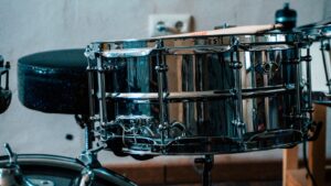 black and silver drum set